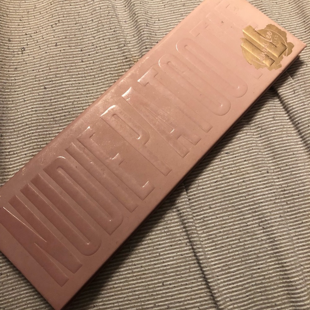 Laura lee nudie patootie